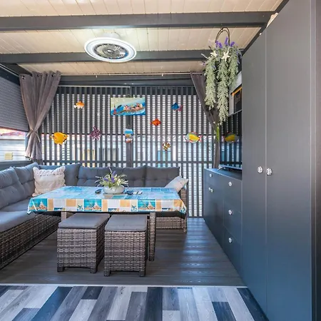 Mobile Simba Hotel Biograd Na Moru